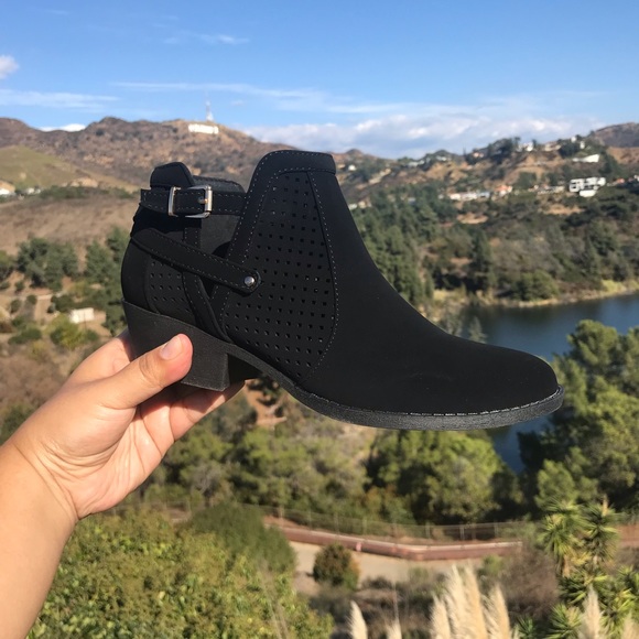 New Buckle Black Boots 1 left!! - Picture 2 of 8